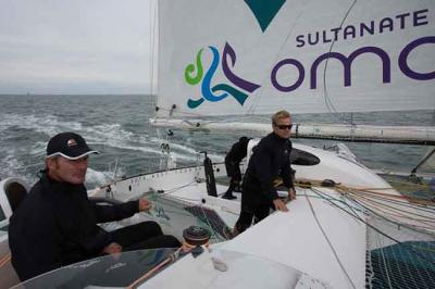 El "MOD70 Musandam-Oman Sail" de Alex Pella segundo en la Fastnet Race